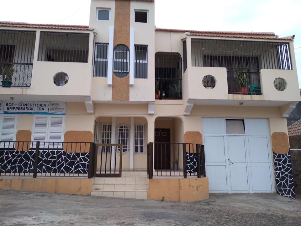 Pensão Domingas São Filipe Exterior foto